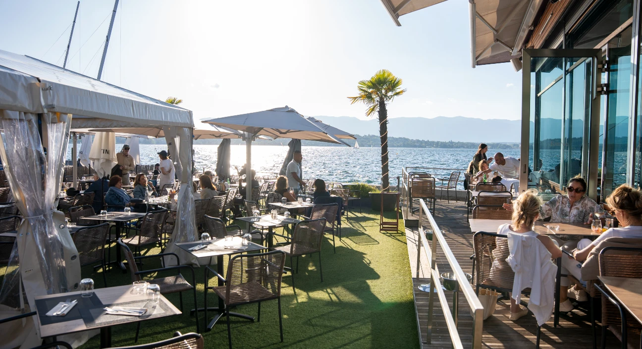 filets de perche genève terrasse la tour carrée